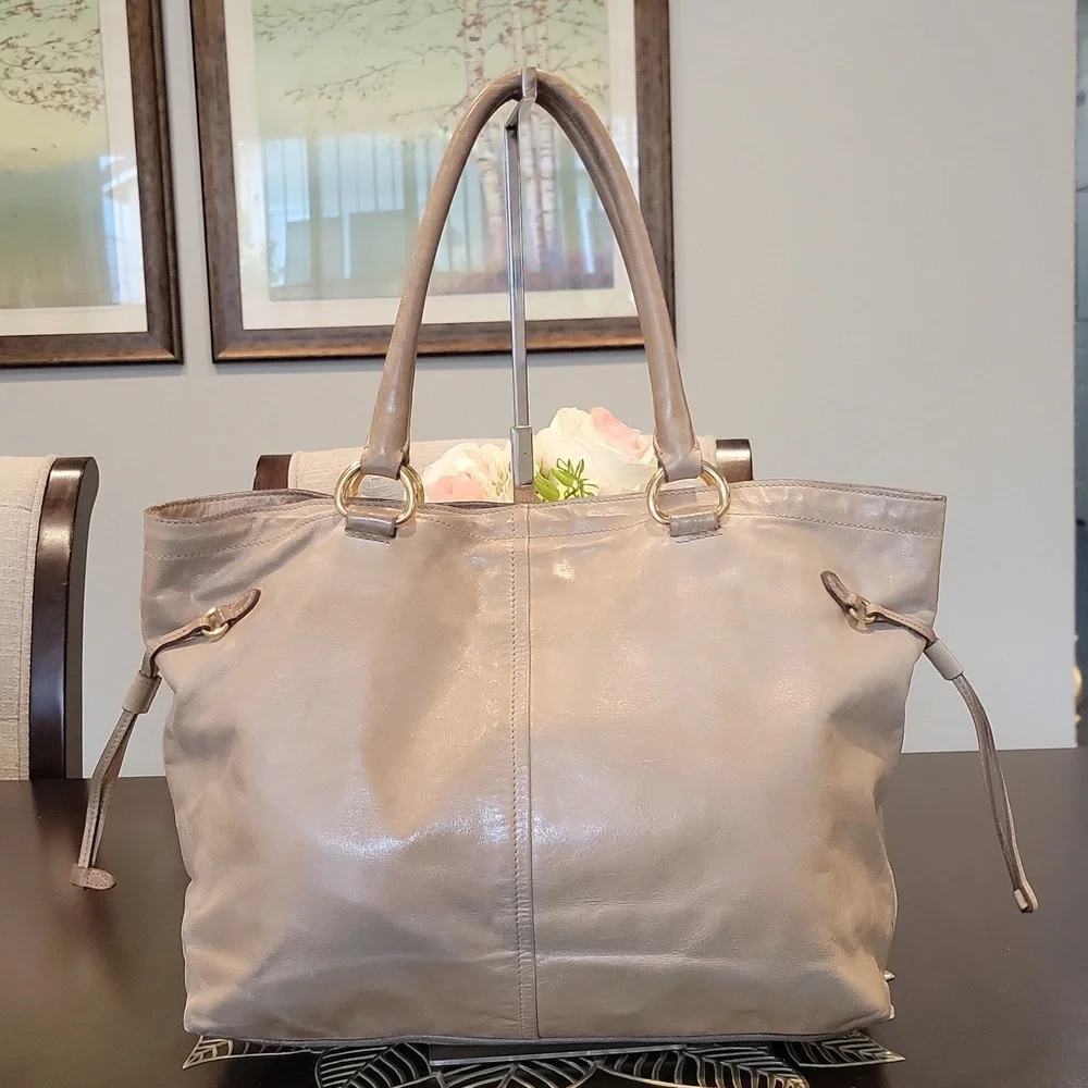 Authentic Prada leather bag - Picture 2 of 11